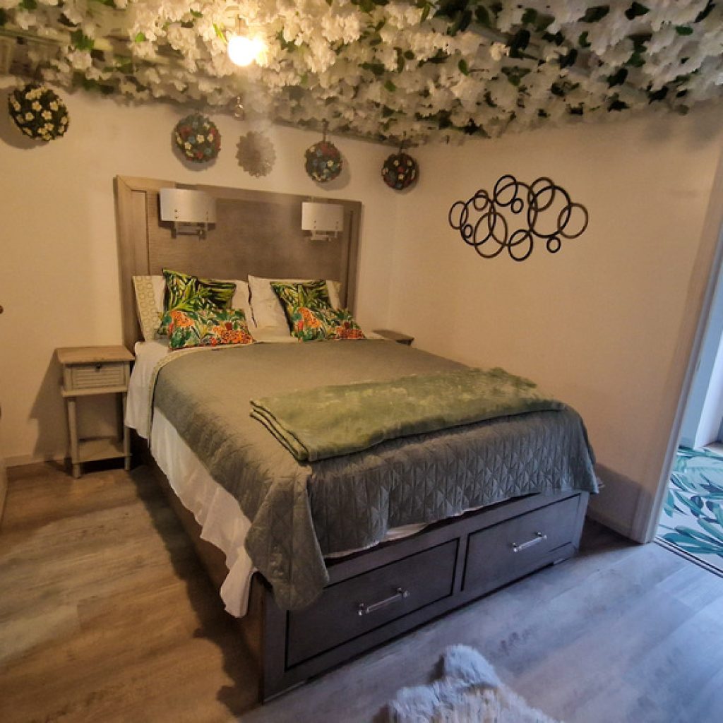 Green Leaf bedroom